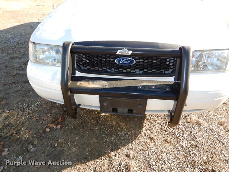 image for item DF1618 2011 Ford Crown Victoria Police Interceptor