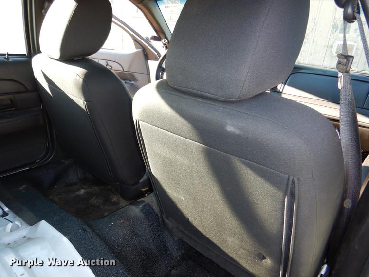 image for item DF1618 2011 Ford Crown Victoria Police Interceptor