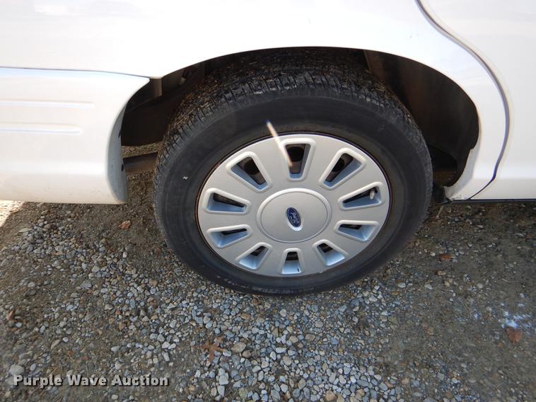 image for item DF1618 2011 Ford Crown Victoria Police Interceptor