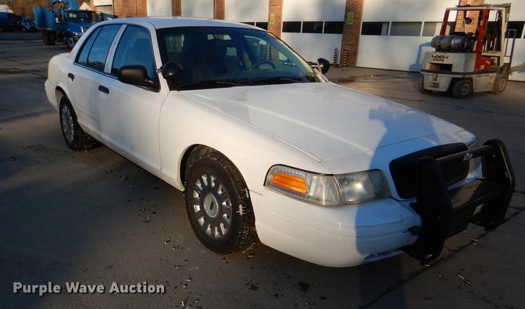 image for item DF1622 2003 Ford Crown Victoria Police Interceptor
