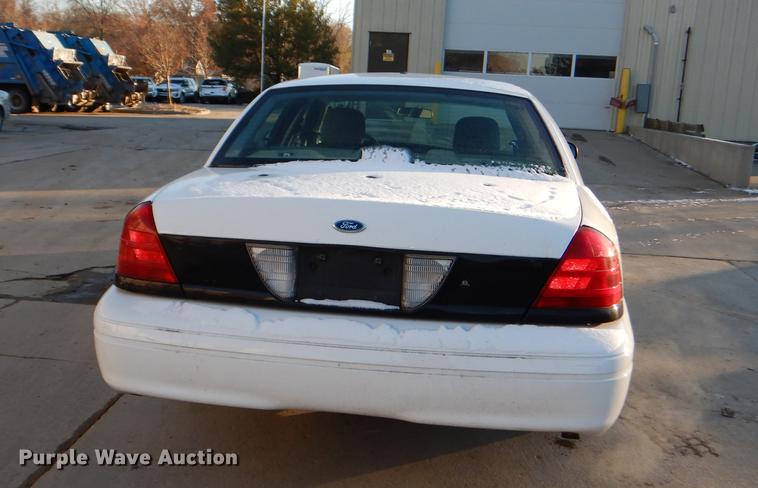 image for item DF1622 2003 Ford Crown Victoria Police Interceptor