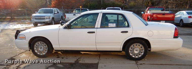 image for item DF1622 2003 Ford Crown Victoria Police Interceptor