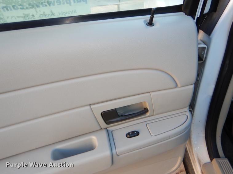 image for item DF1622 2003 Ford Crown Victoria Police Interceptor