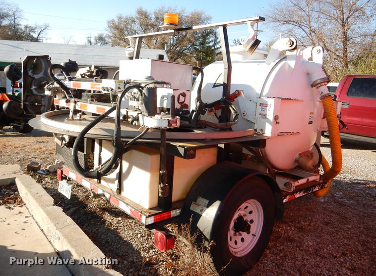 image for item DF1623 2008 E H Wachs Trav-L-Vac vacuum trailer