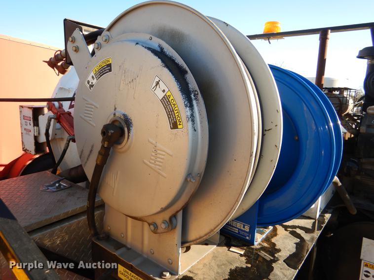 image for item DF1623 2008 E H Wachs Trav-L-Vac vacuum trailer