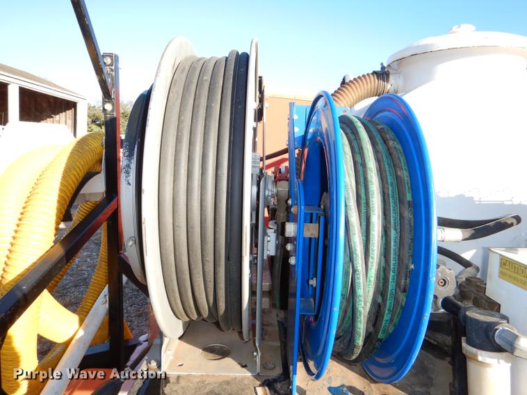 image for item DF1623 2008 E H Wachs Trav-L-Vac vacuum trailer