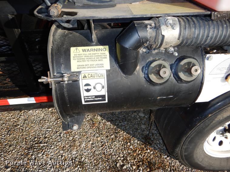 image for item DF1623 2008 E H Wachs Trav-L-Vac vacuum trailer