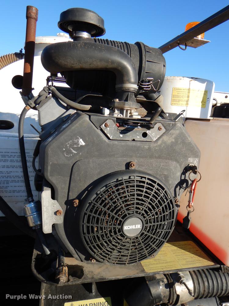 image for item DF1623 2008 E H Wachs Trav-L-Vac vacuum trailer