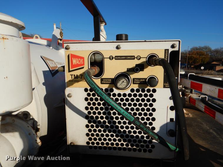 image for item DF1623 2008 E H Wachs Trav-L-Vac vacuum trailer