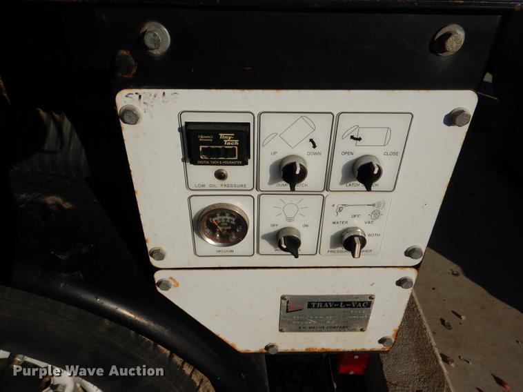 image for item DF1623 2008 E H Wachs Trav-L-Vac vacuum trailer