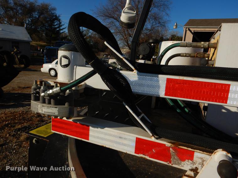 image for item DF1623 2008 E H Wachs Trav-L-Vac vacuum trailer