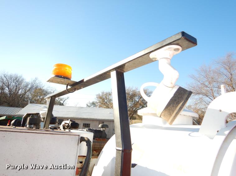 image for item DF1623 2008 E H Wachs Trav-L-Vac vacuum trailer