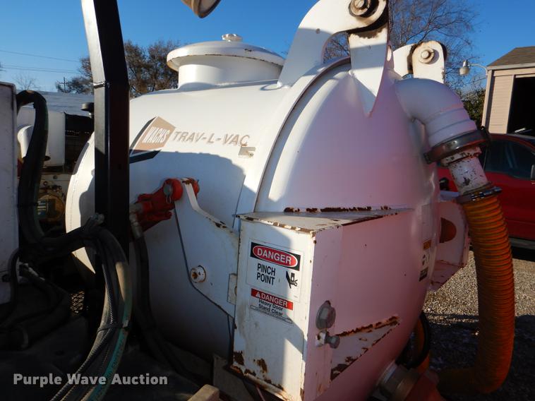 image for item DF1623 2008 E H Wachs Trav-L-Vac vacuum trailer