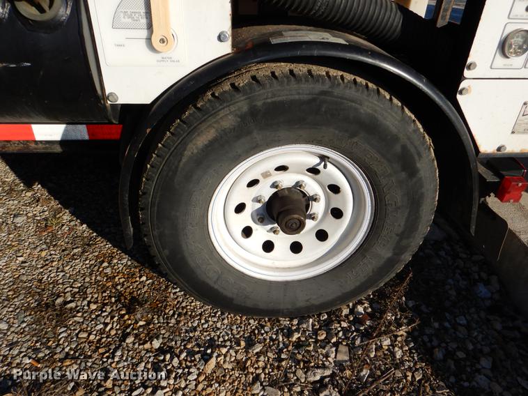 image for item DF1623 2008 E H Wachs Trav-L-Vac vacuum trailer