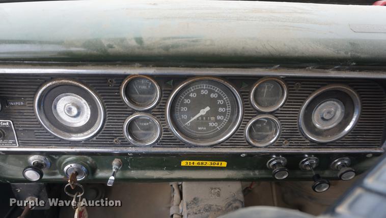 image for item DF1647 1976 Ford F600 dump truck