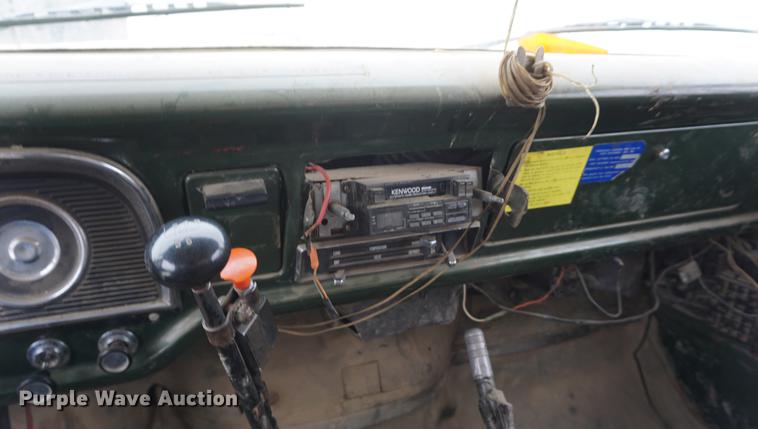 image for item DF1647 1976 Ford F600 dump truck