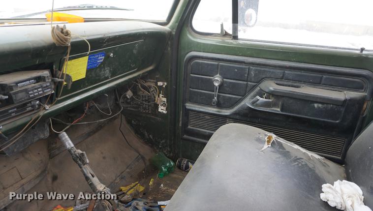 image for item DF1647 1976 Ford F600 dump truck