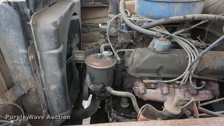 image for item DF1647 1976 Ford F600 dump truck