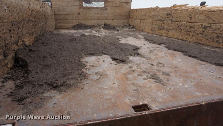 image for item DF1647 1976 Ford F600 dump truck