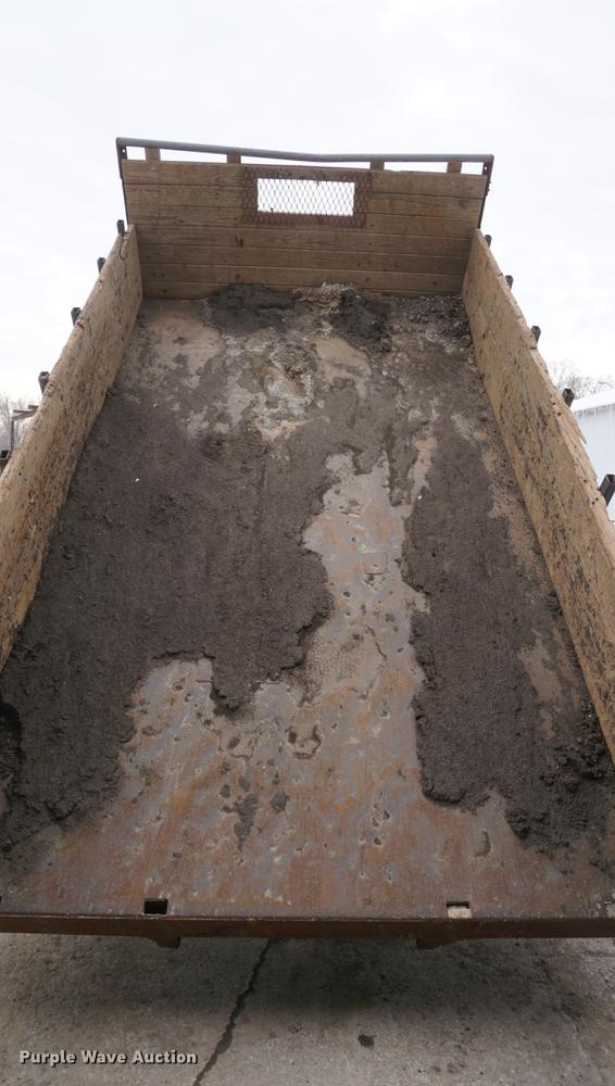 image for item DF1647 1976 Ford F600 dump truck