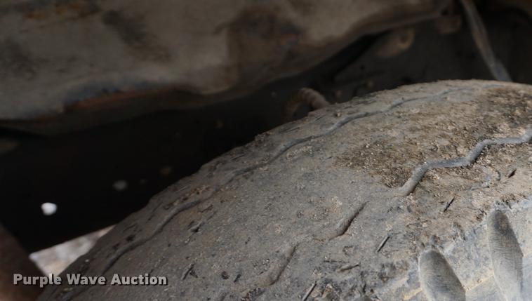 image for item DF1647 1976 Ford F600 dump truck