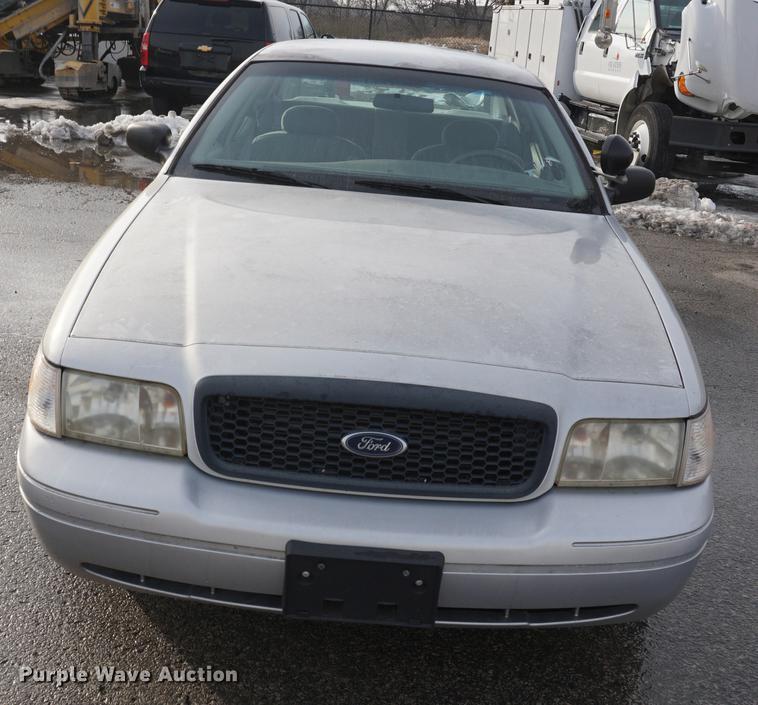 image for item DF1665 2001 Ford Crown Victoria Police Interceptor