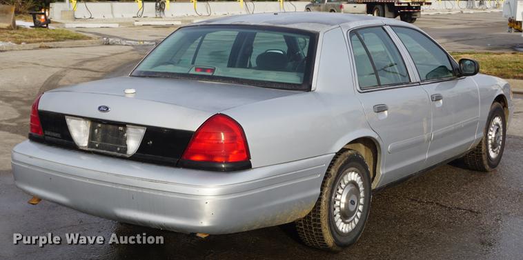 image for item DF1665 2001 Ford Crown Victoria Police Interceptor