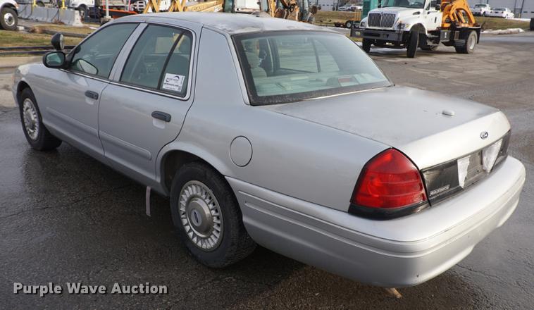 image for item DF1665 2001 Ford Crown Victoria Police Interceptor
