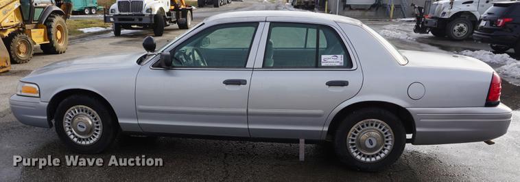 image for item DF1665 2001 Ford Crown Victoria Police Interceptor