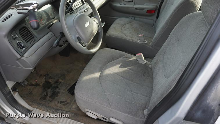 image for item DF1665 2001 Ford Crown Victoria Police Interceptor