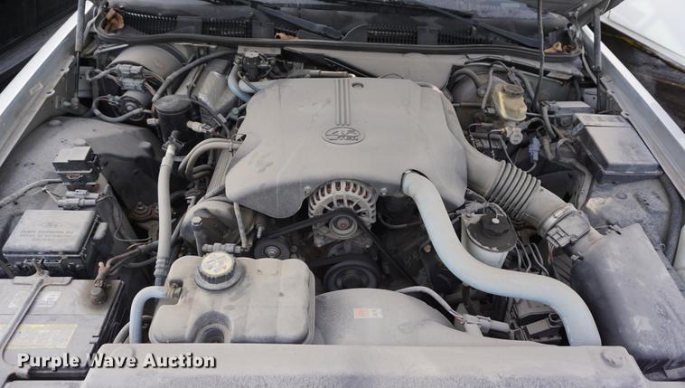 image for item DF1665 2001 Ford Crown Victoria Police Interceptor