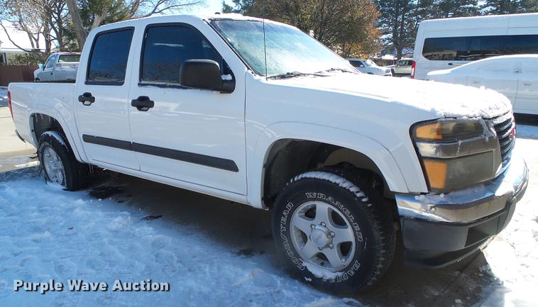 image for item DF2811 2006 GMC Canyon Crew Cab pickup truck