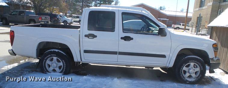 image for item DF2811 2006 GMC Canyon Crew Cab pickup truck