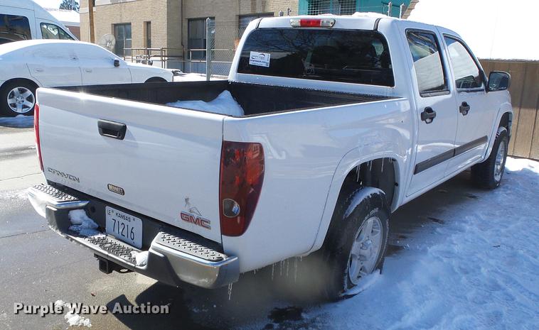 image for item DF2811 2006 GMC Canyon Crew Cab pickup truck