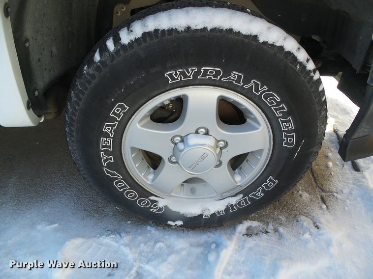 image for item DF2811 2006 GMC Canyon Crew Cab pickup truck