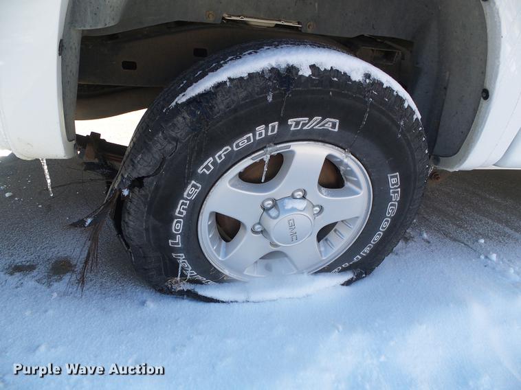 image for item DF2811 2006 GMC Canyon Crew Cab pickup truck