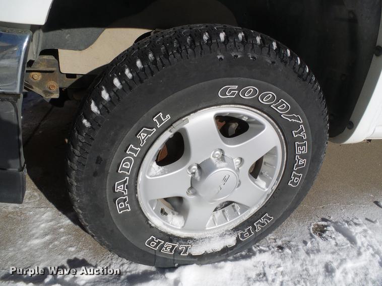 image for item DF2811 2006 GMC Canyon Crew Cab pickup truck