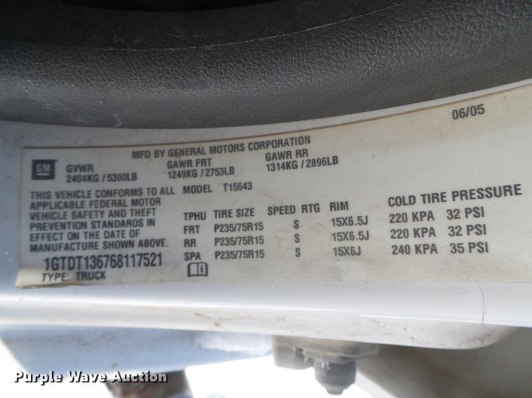 image for item DF2811 2006 GMC Canyon Crew Cab pickup truck