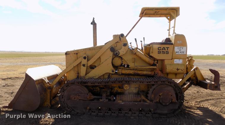 image for item DF2834 1964 Caterpillar 955H track loader