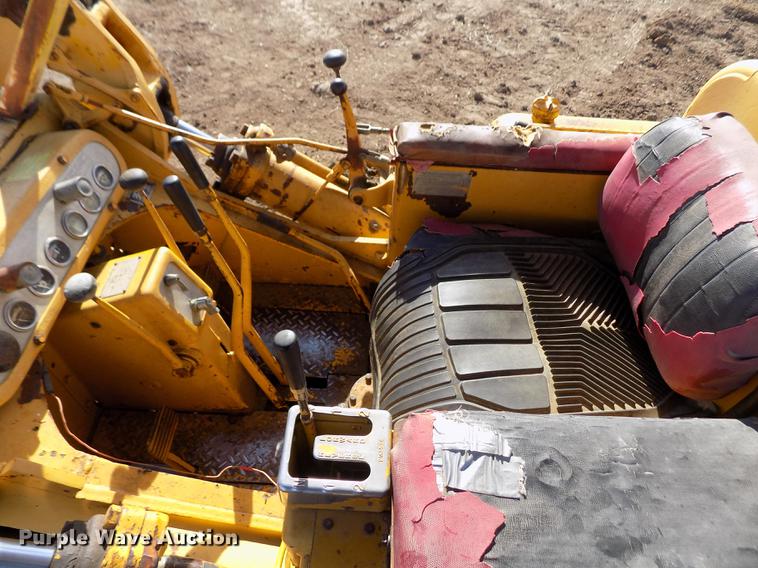 image for item DF2834 1964 Caterpillar 955H track loader