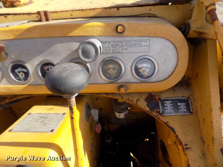 image for item DF2834 1964 Caterpillar 955H track loader