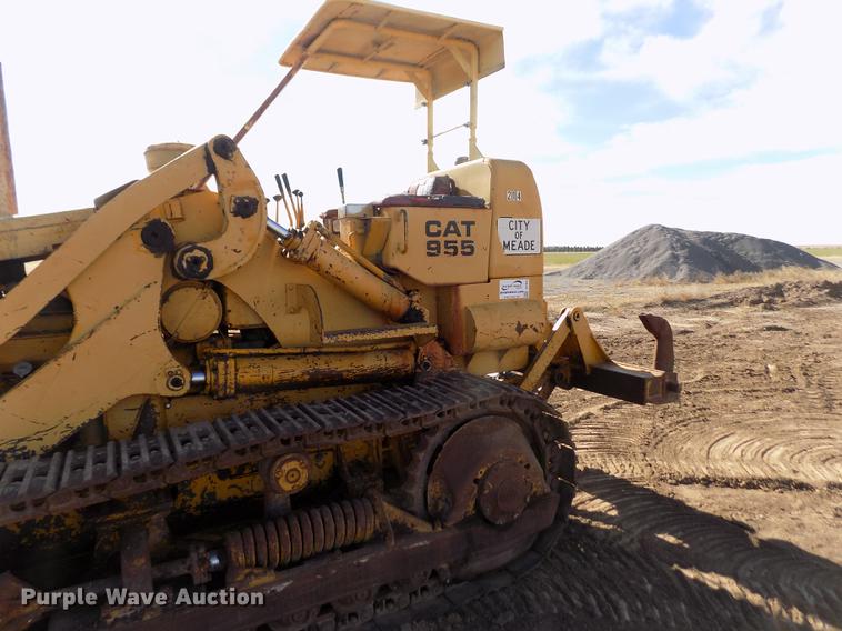 image for item DF2834 1964 Caterpillar 955H track loader