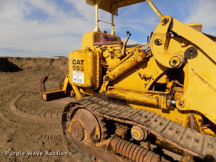 image for item DF2834 1964 Caterpillar 955H track loader