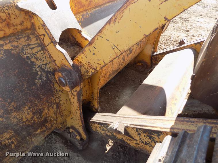 image for item DF2834 1964 Caterpillar 955H track loader