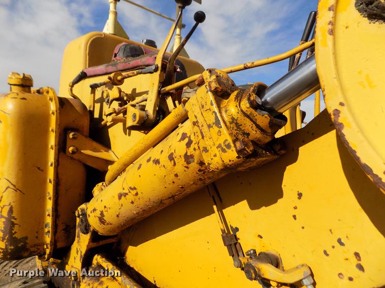 image for item DF2834 1964 Caterpillar 955H track loader