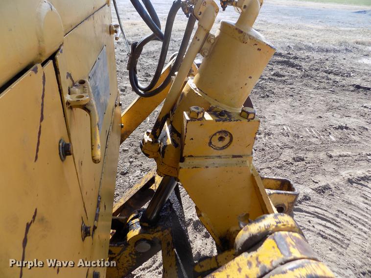 image for item DF2834 1964 Caterpillar 955H track loader