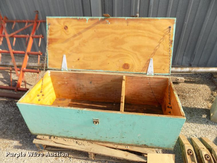 image for item DF2834 1964 Caterpillar 955H track loader