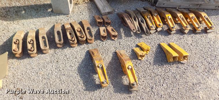 image for item DF2834 1964 Caterpillar 955H track loader