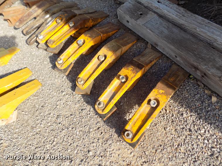 image for item DF2834 1964 Caterpillar 955H track loader