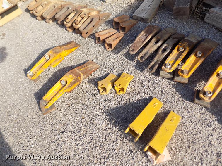 image for item DF2834 1964 Caterpillar 955H track loader